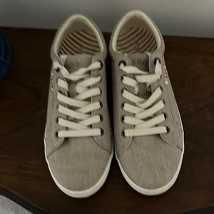 Taos Star Sneakers. Women’s size 8 brand New.